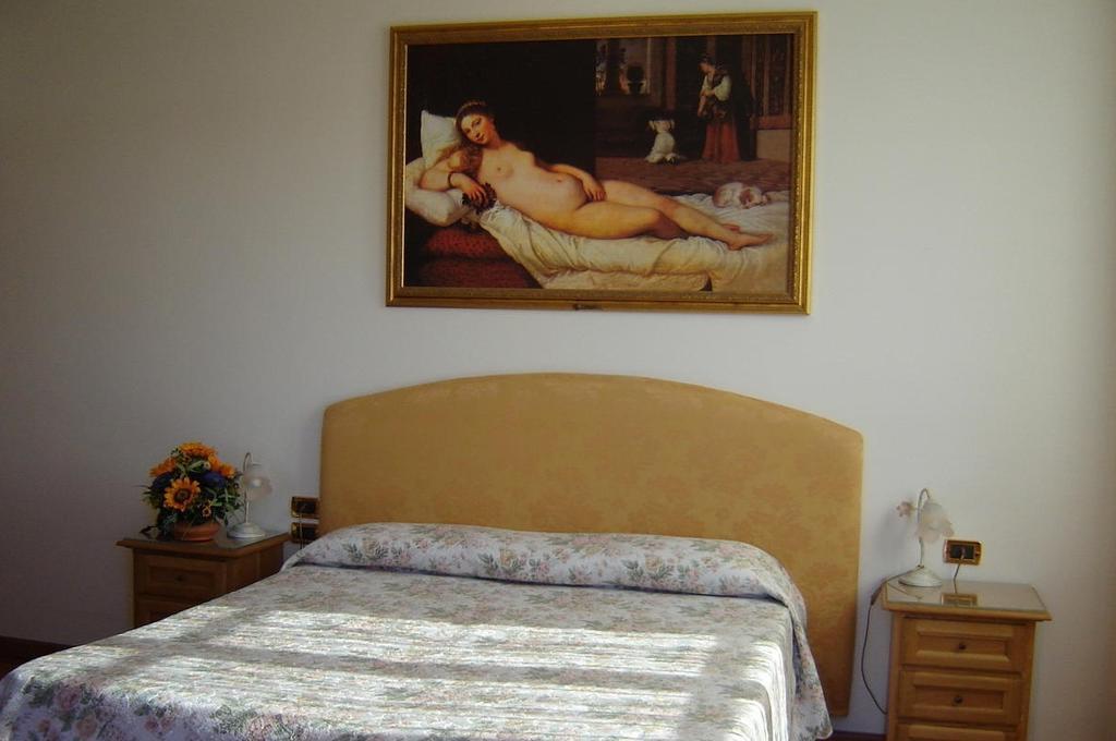 Hotel La Rosa Ronta Pokoj fotografie