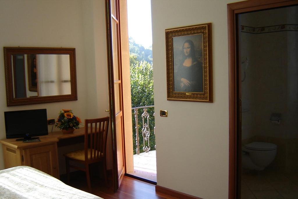 Hotel La Rosa Ronta Pokoj fotografie